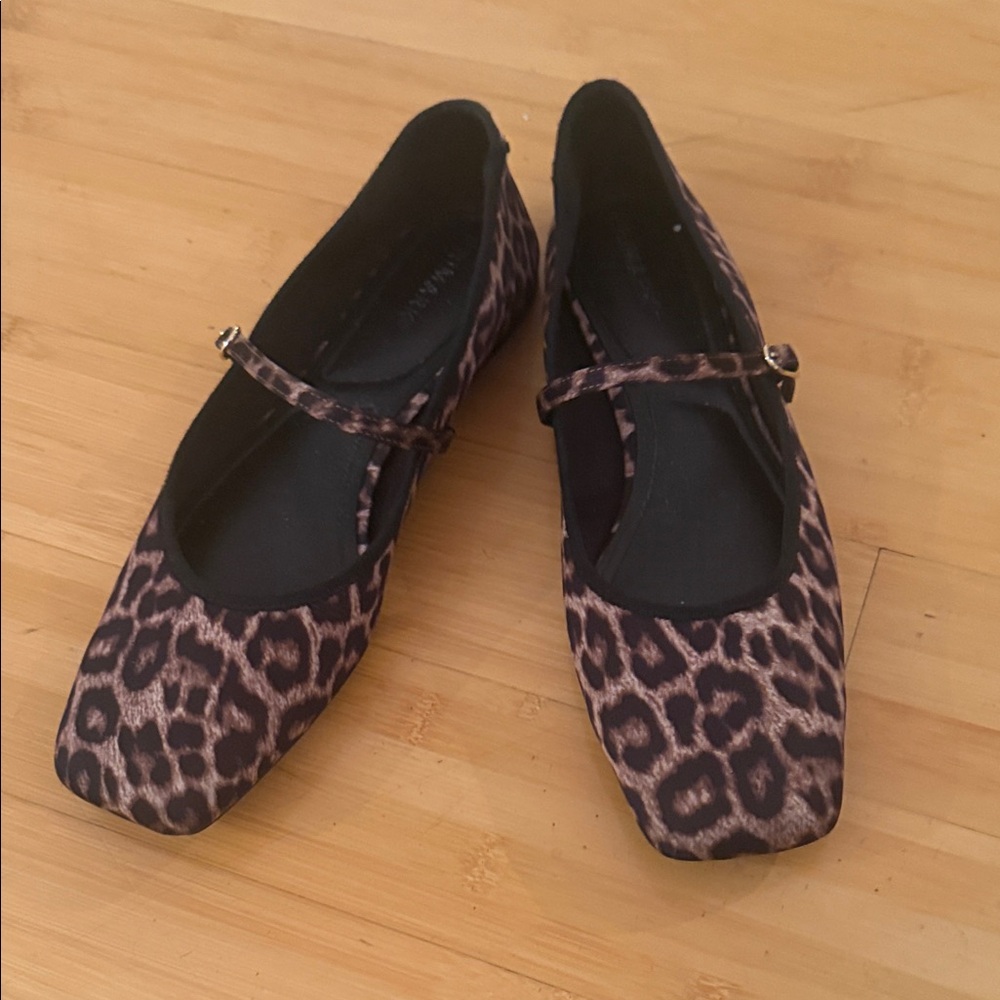 Chic Leopard Print Mary Jane Flats